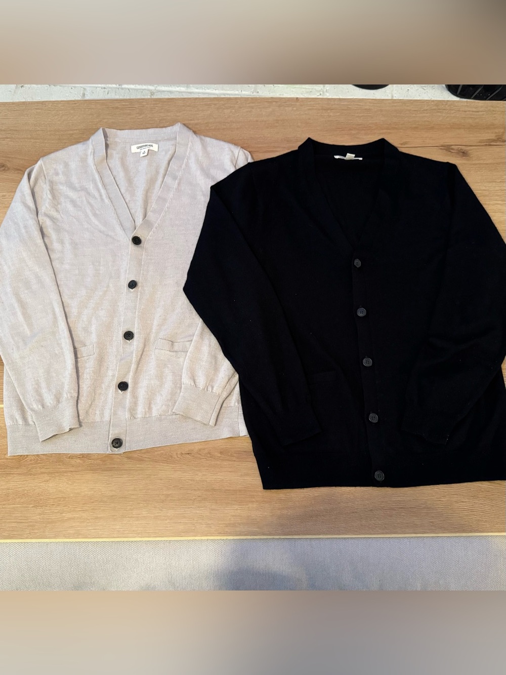 GOODTHREADS Mens 100% Merino Wool V-Neck Knit Sweater Cardigan Pockets Bundle M